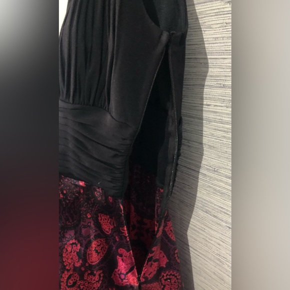 Sangria Handkerchief Dress Size 4 - Picture 5 of 7